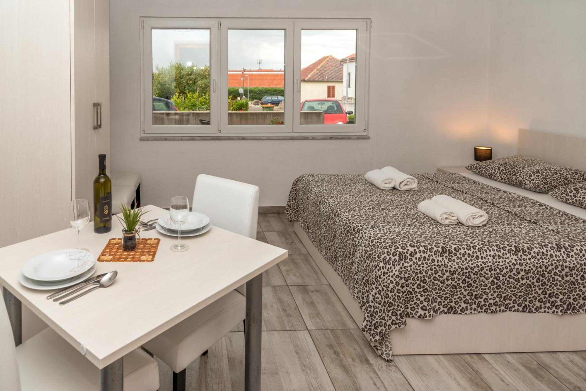 Studio Apartment Nin Eksteriør bilde